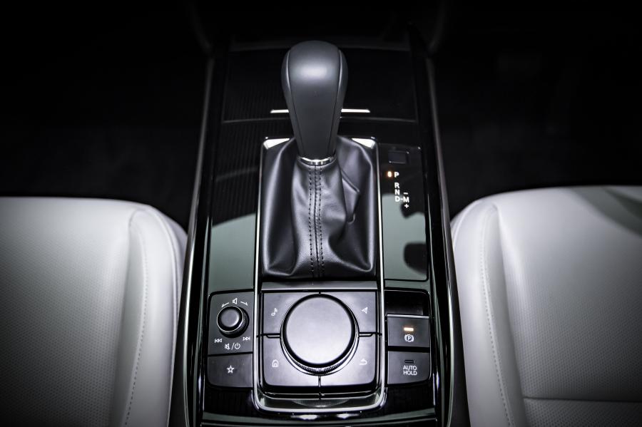 Детали интерьера Mazda CX-30 2019 года  (JP) (фото 15 из 37)